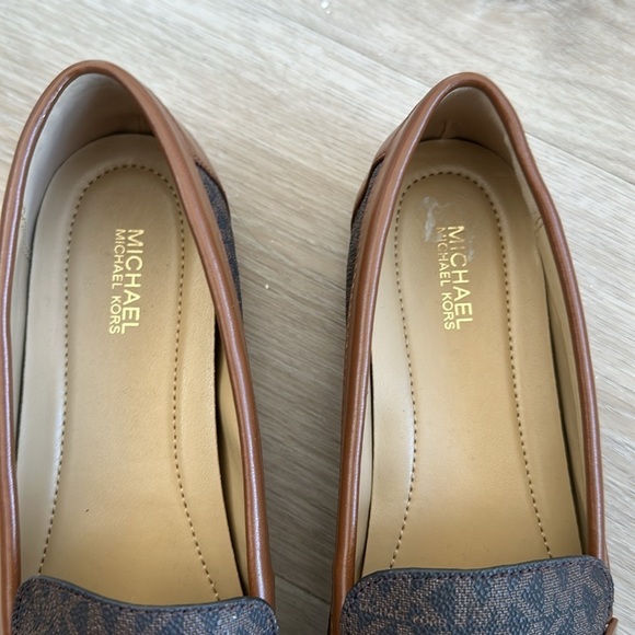 Michael Michael Kors Brown Flats and Loafers with Elegant Design NWOB - Picture 3 of 7